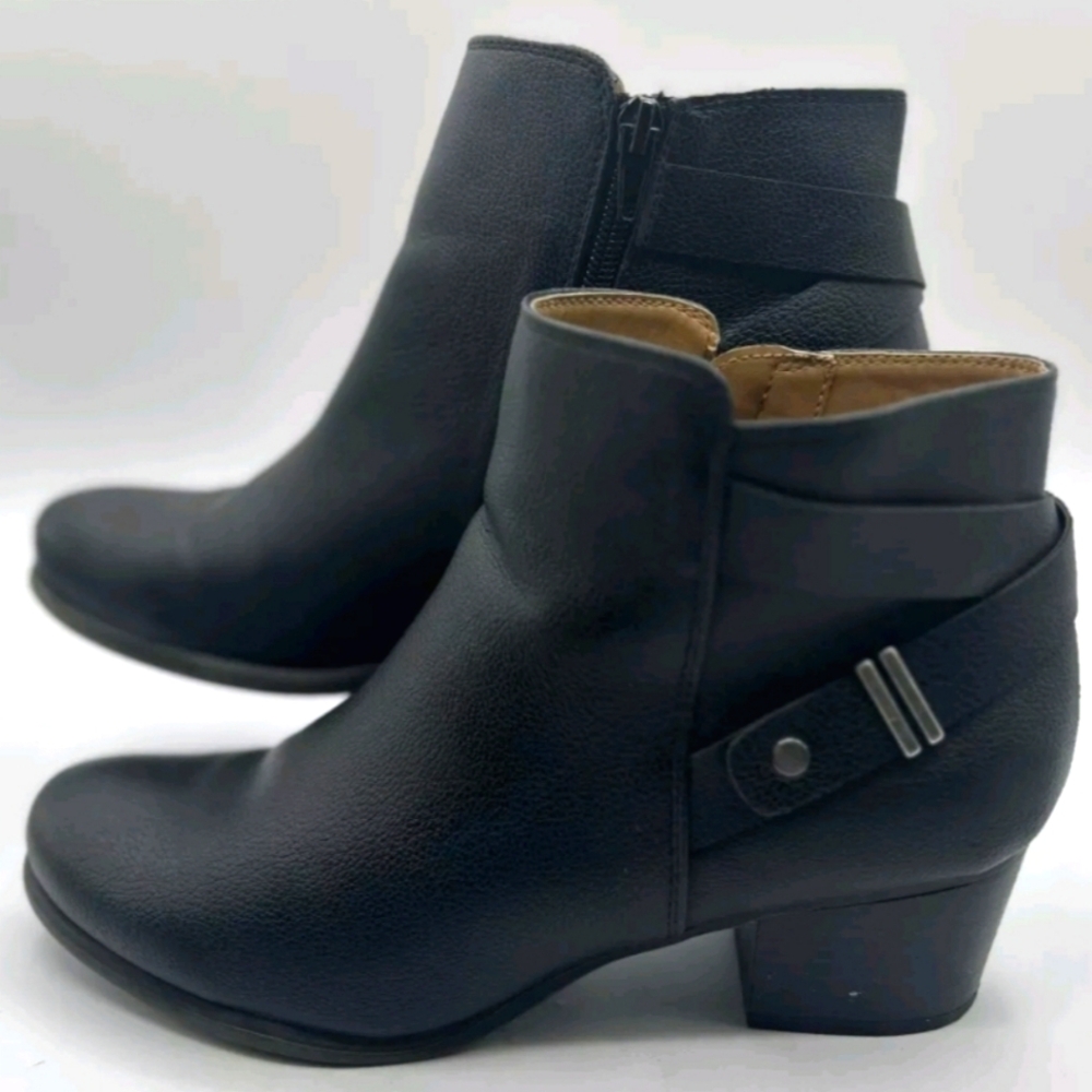 Boots naturalizer size 8 black